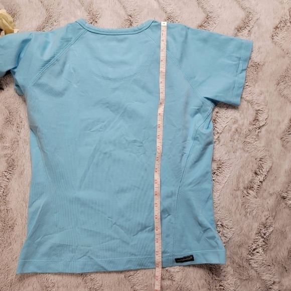 ✨️CL Vtg North Face Blue Short Sleeve V Neck Button Accent Vaporwick Top Size S - Picture 9 of 12